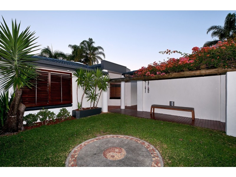 127 Campbell Street, Sorrento QLD 4217