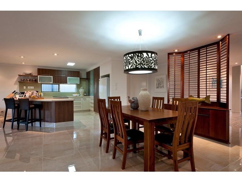 127 Campbell Street, Sorrento QLD 4217