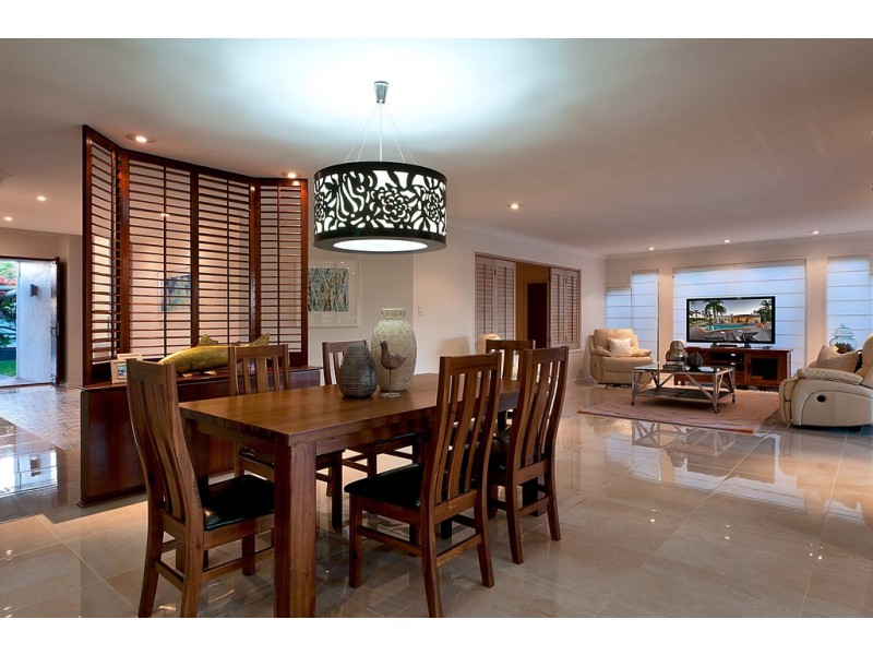 127 Campbell Street, Sorrento QLD 4217