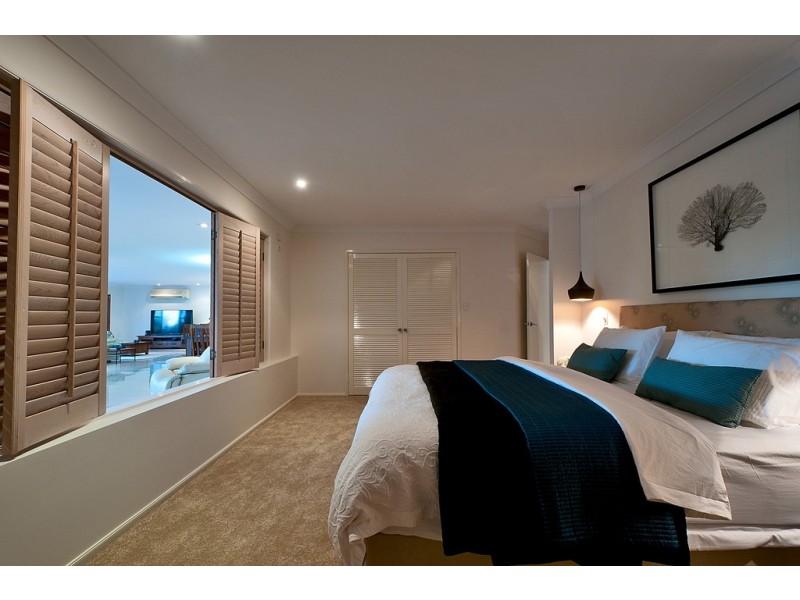 127 Campbell Street, Sorrento QLD 4217