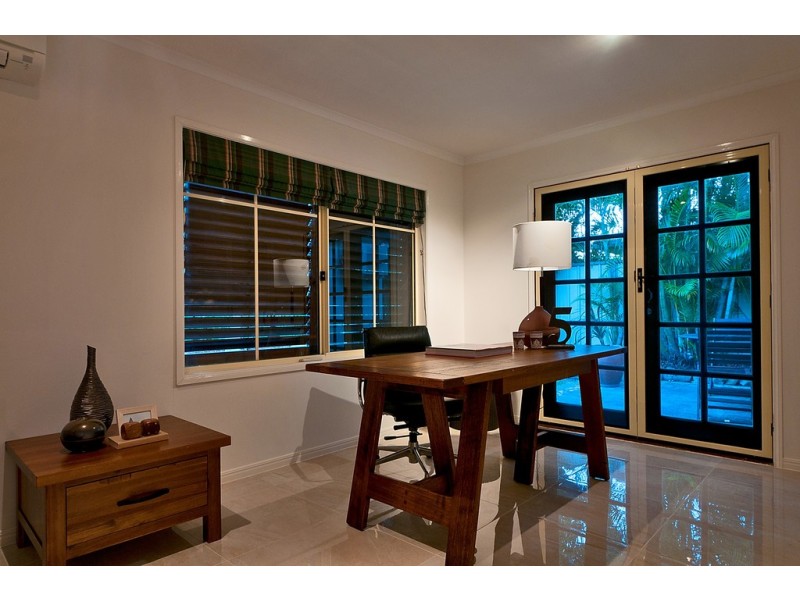 127 Campbell Street, Sorrento QLD 4217