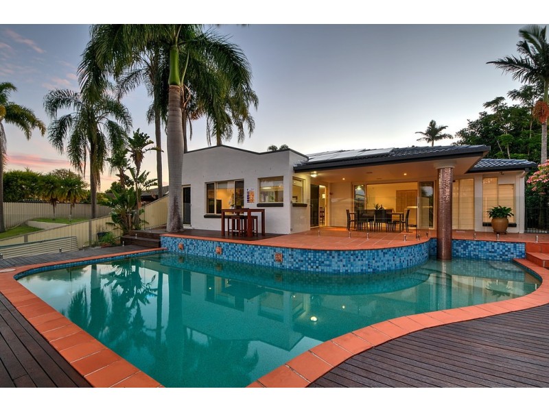 127 Campbell Street, Sorrento QLD 4217