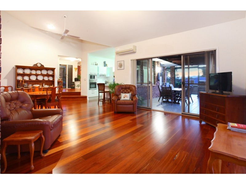 4 Wattle Glen Place, Robina QLD 4226