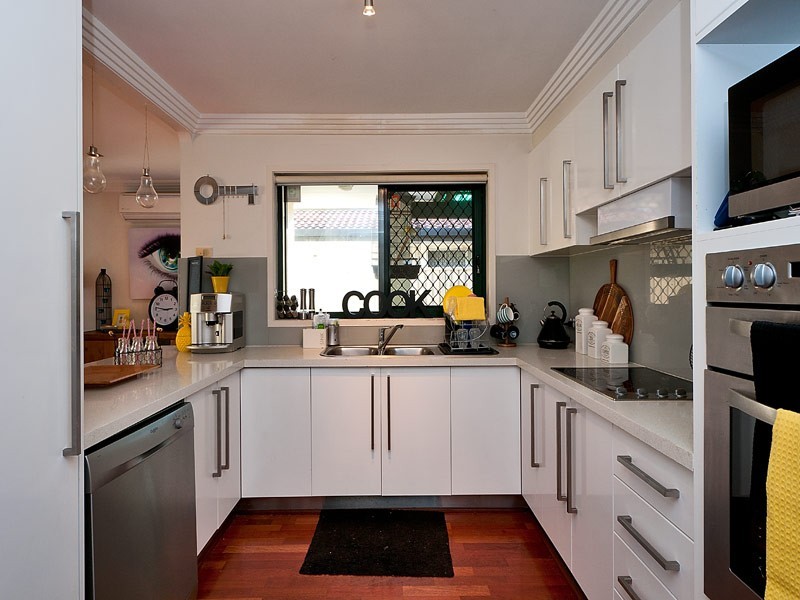 19 Coogeen Street, Sorrento QLD 4217
