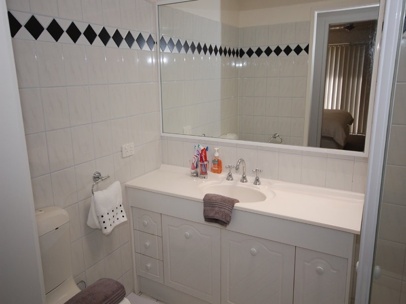 19 Coogeen Street, Sorrento QLD 4217