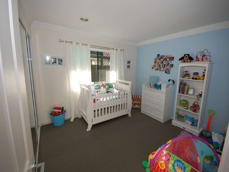 19 Coogeen Street, Sorrento QLD 4217
