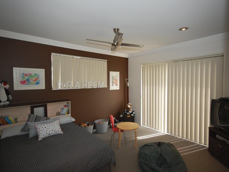 19 Coogeen Street, Sorrento QLD 4217