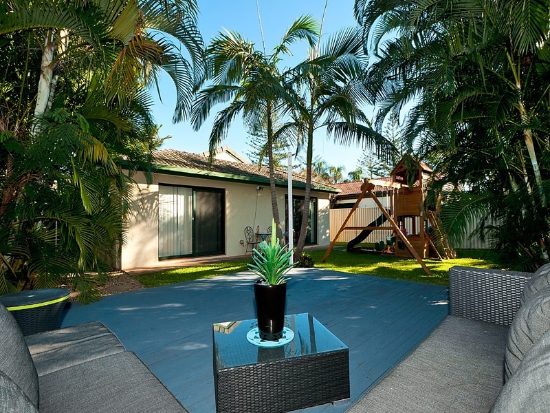 19 Coogeen Street, Sorrento QLD 4217