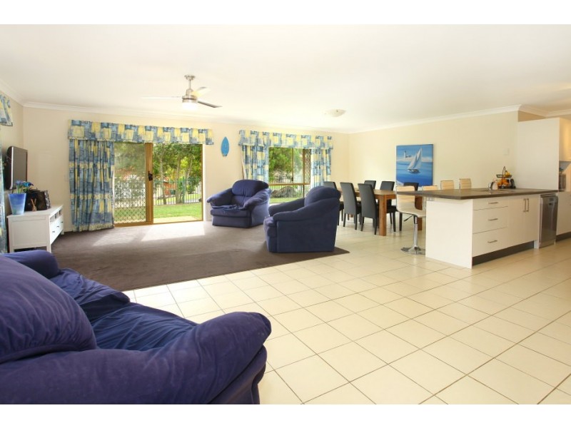 1 Springvale Street, Robina QLD 4226