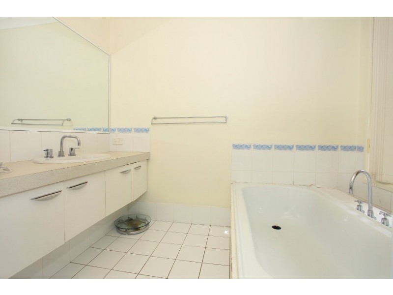 1 Springvale Street, Robina QLD 4226