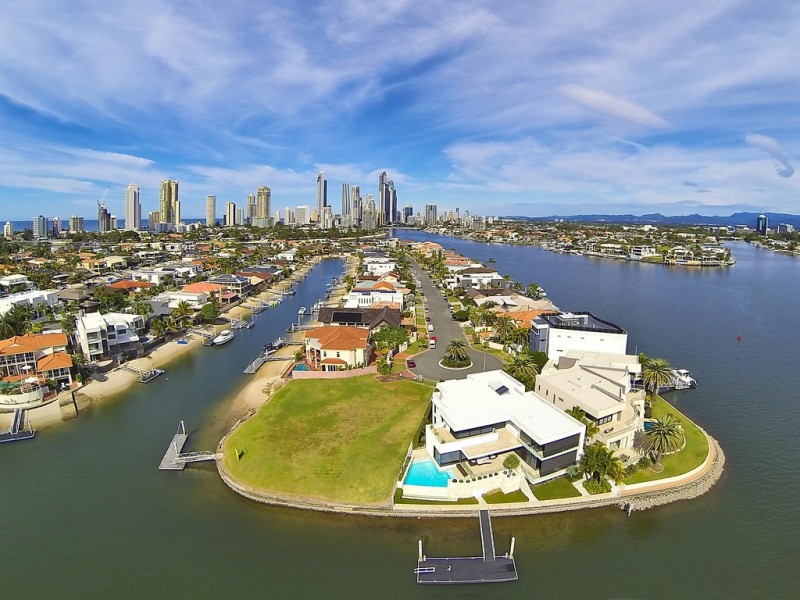 85 Admiralty Drive, Paradise Waters QLD 4217