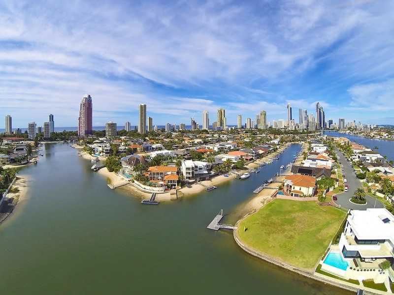 85 Admiralty Drive, Paradise Waters QLD 4217