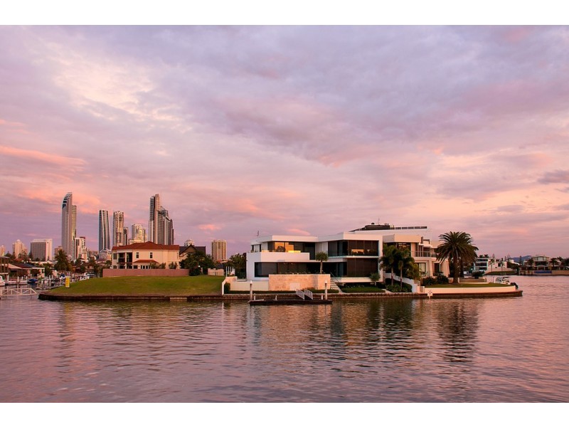 85 Admiralty Drive, Paradise Waters QLD 4217