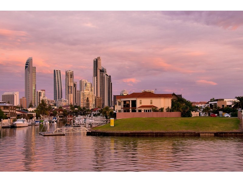 85 Admiralty Drive, Paradise Waters QLD 4217