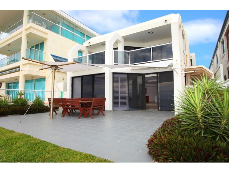 63 Jefferson Lane, Palm Beach QLD 4221