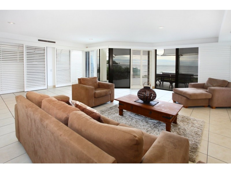 63 Jefferson Lane, Palm Beach QLD 4221