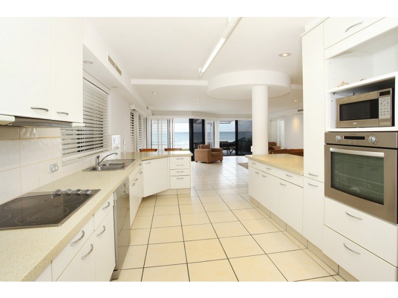 63 Jefferson Lane, Palm Beach QLD 4221