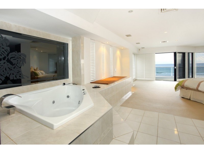 63 Jefferson Lane, Palm Beach QLD 4221