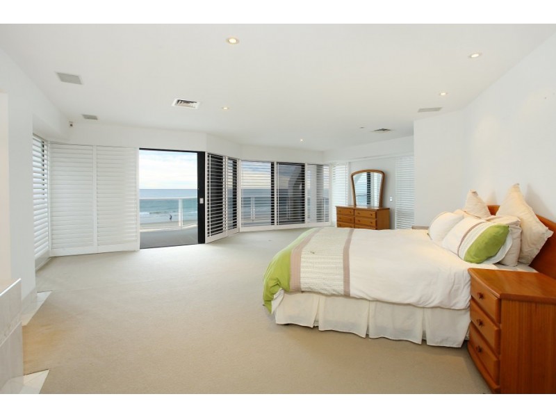 63 Jefferson Lane, Palm Beach QLD 4221