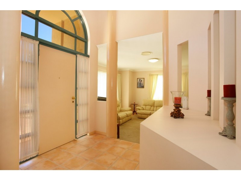 37 Concord Cct, Robina QLD 4226