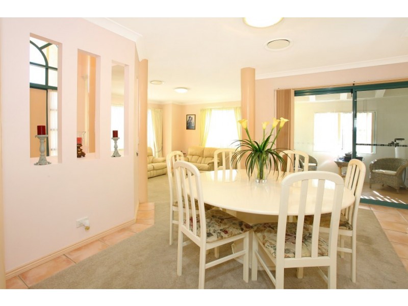 37 Concord Cct, Robina QLD 4226