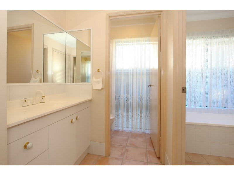 37 Concord Cct, Robina QLD 4226