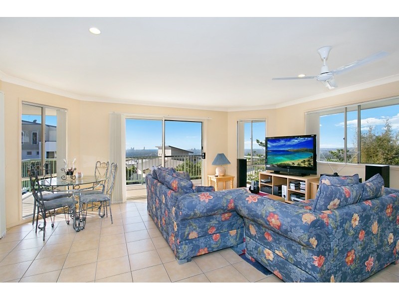 12 Chevron Rise, Highland Park QLD 4211