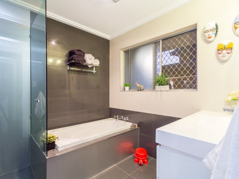 68 Fitzwilliam Street, Carrara QLD 4211