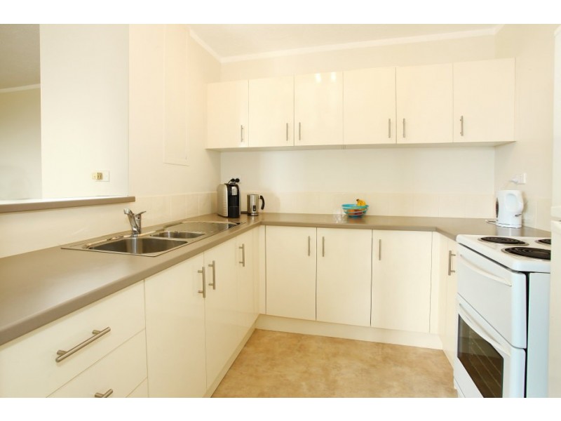 51E/13 Fairway Drive, Clear Island Waters QLD 4226