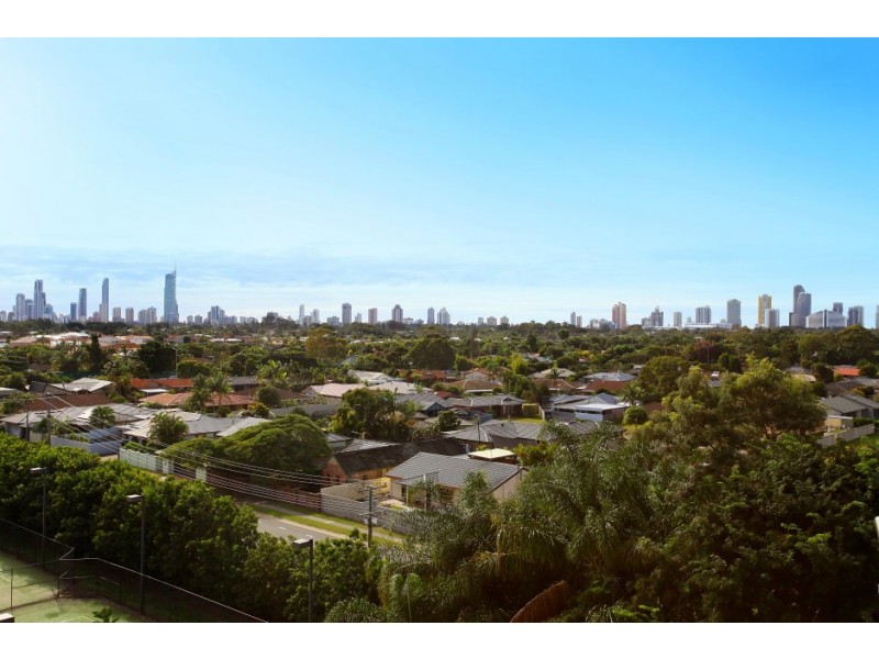 51E/13 Fairway Drive, Clear Island Waters QLD 4226