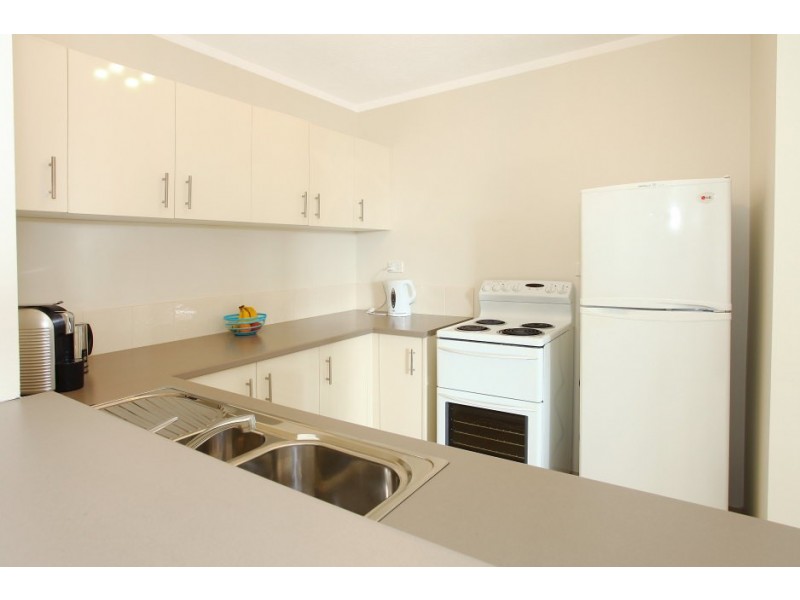 51E/13 Fairway Drive, Clear Island Waters QLD 4226