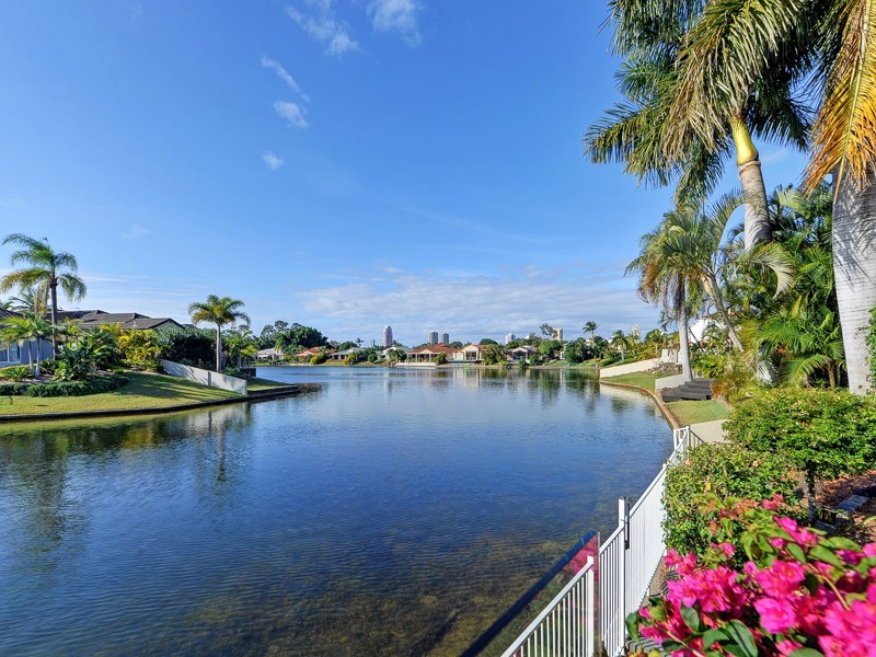 67 ‘Surfers Waters’ 40 Cotlew Street East, Southport QLD 4215
