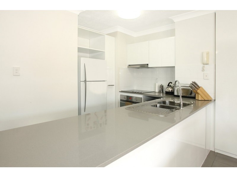 39 ‘Waverley Apartments’ 16 Waverley Street, Southport QLD 4215
