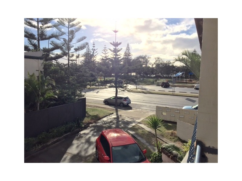3/183 Old Burleigh Rd, Broadbeach QLD 4218