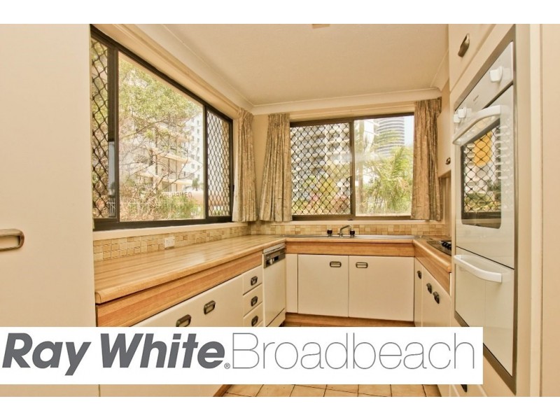 4/8 Queensland Ave, Broadbeach QLD 4218