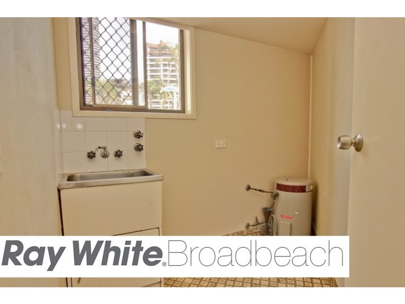 4/8 Queensland Ave, Broadbeach QLD 4218