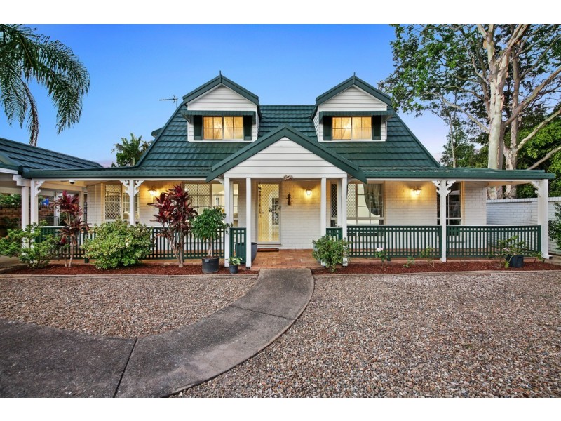 3 Darnay Road, Broadbeach Waters QLD 4218