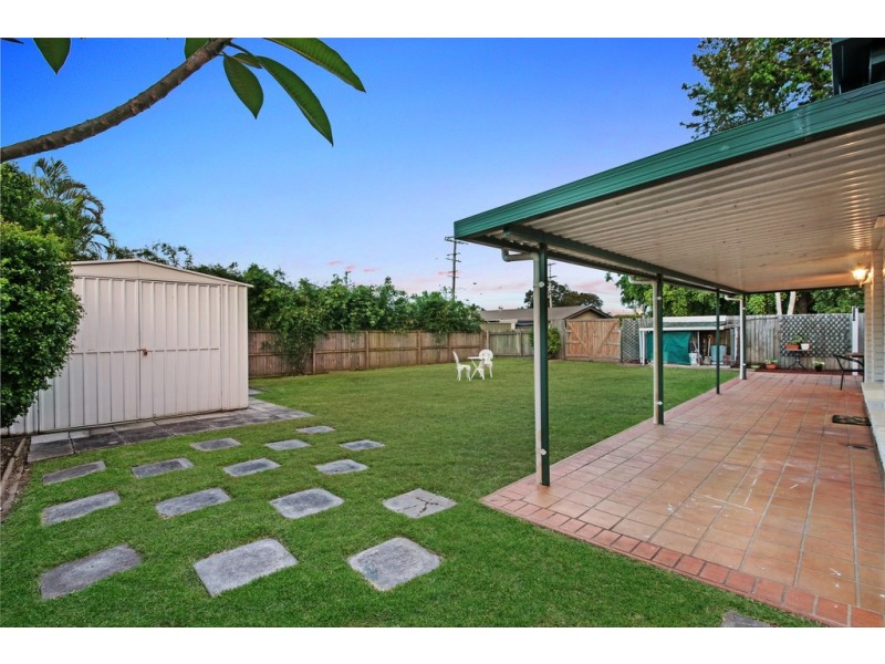 3 Darnay Road, Broadbeach Waters QLD 4218