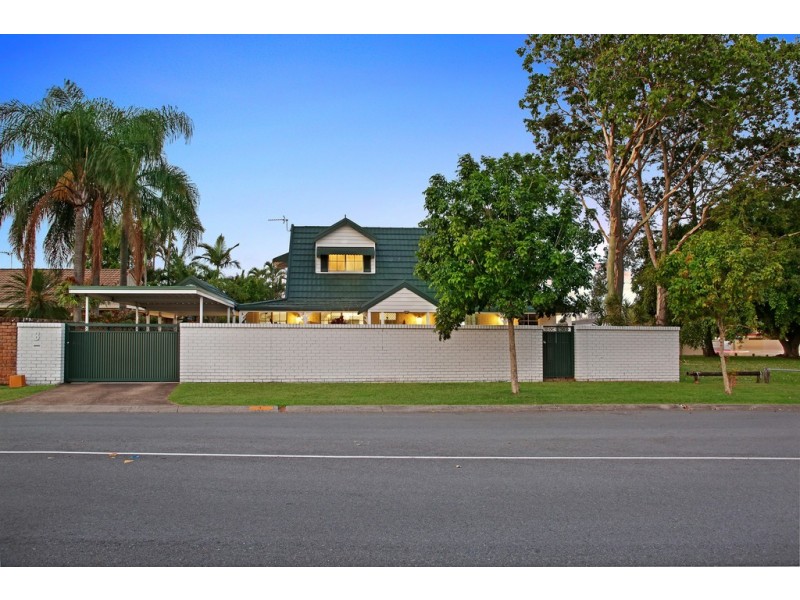 3 Darnay Road, Broadbeach Waters QLD 4218