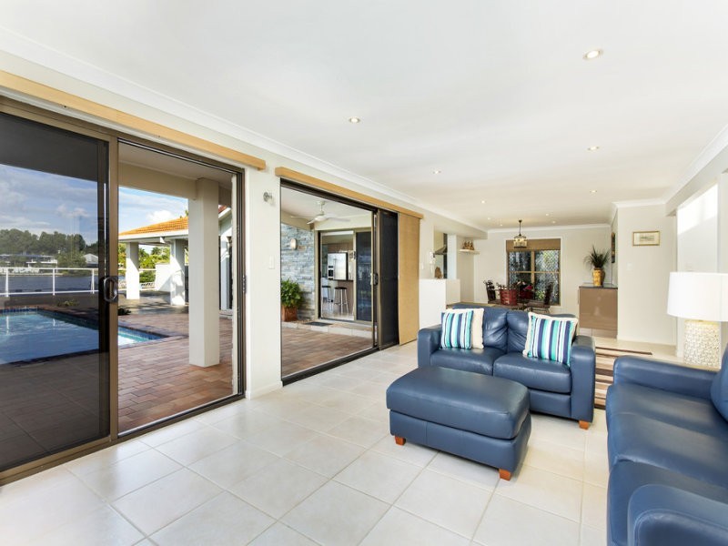 67 Campbell St, Sorrento QLD 4217