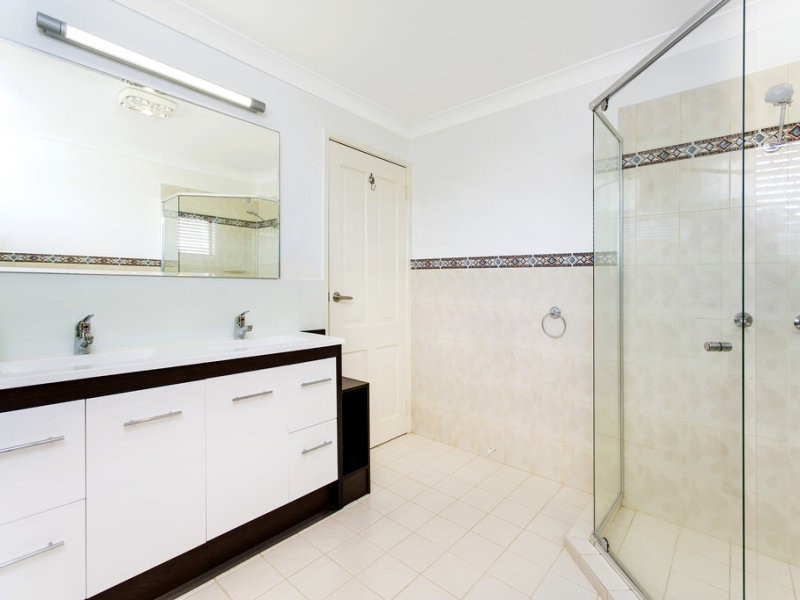 67 Campbell St, Sorrento QLD 4217