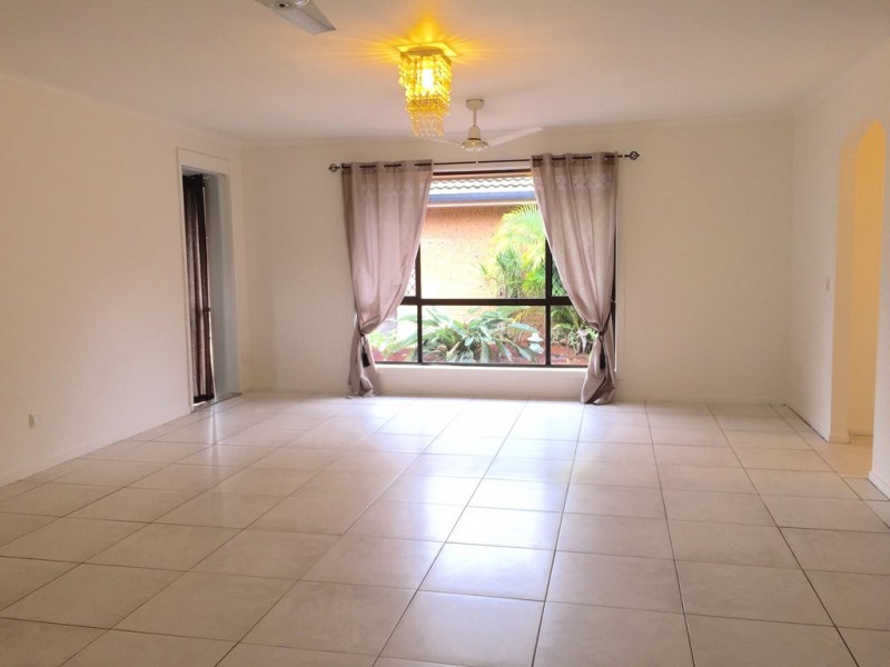 11 St Petersburg Place, Nerang QLD 4211