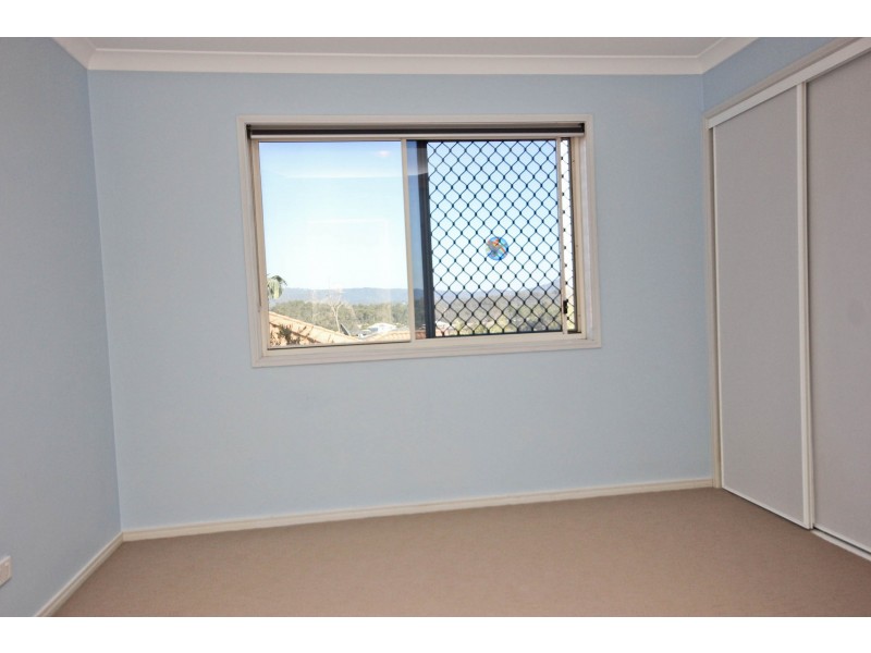 25 Palmerston Dr, Oxenford QLD 4210