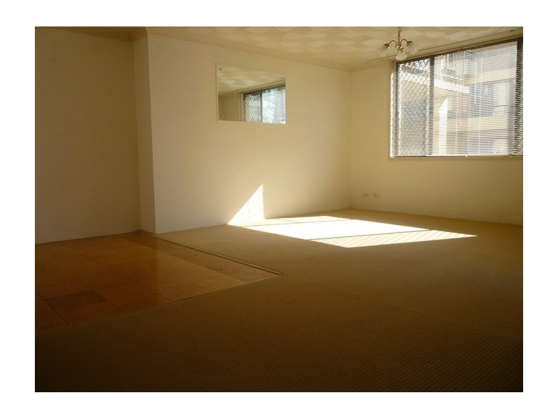 2/137 Old Burleigh Road, Broadbeach QLD 4218