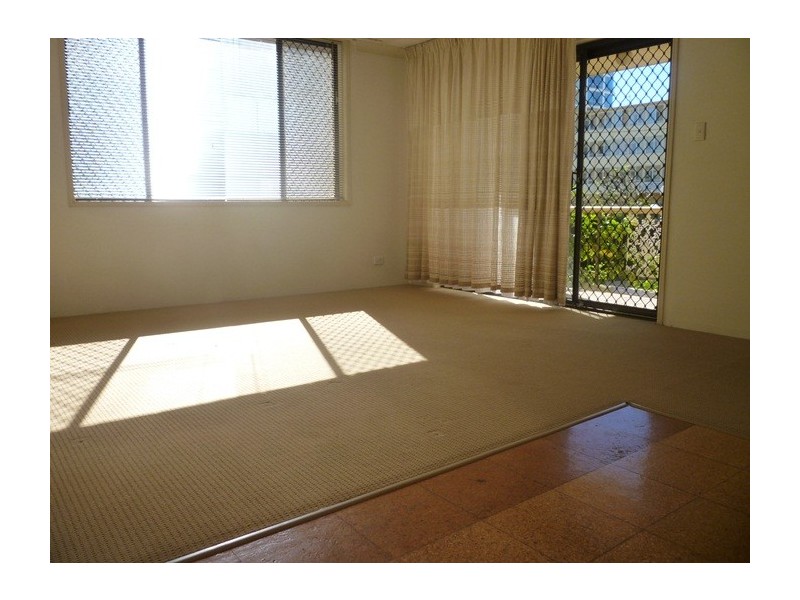 2/137 Old Burleigh Road, Broadbeach QLD 4218