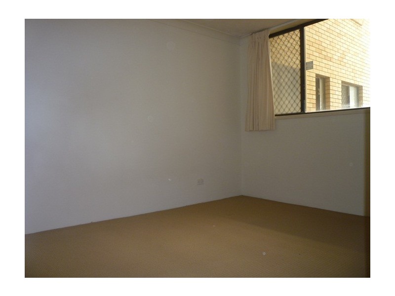 2/137 Old Burleigh Road, Broadbeach QLD 4218
