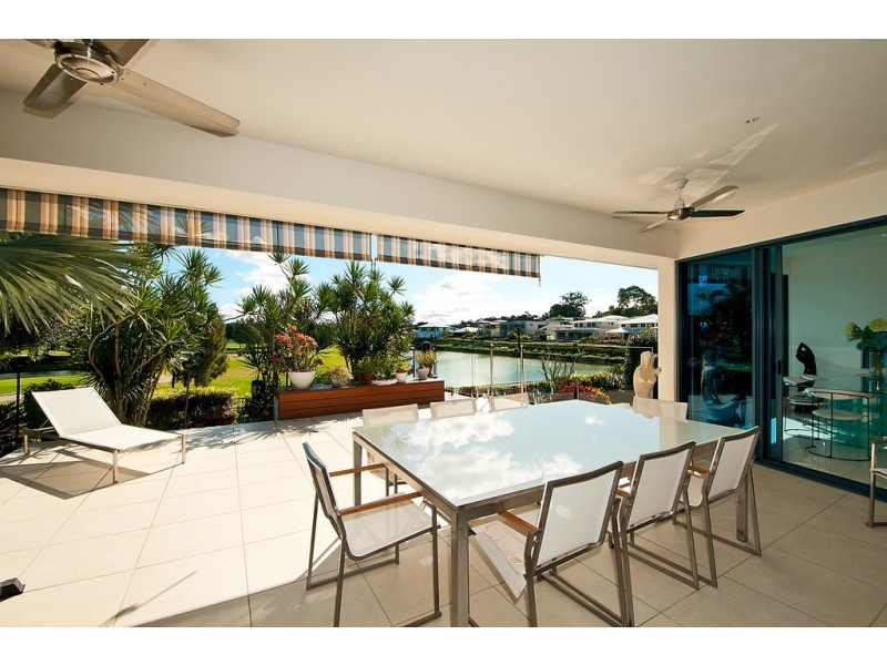 1022 Lakeview Terrace, Benowa QLD 4217