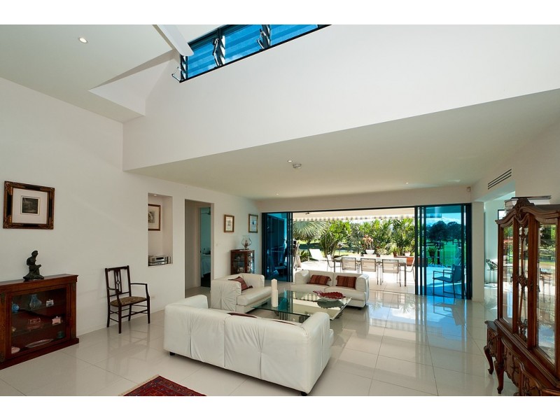 1022 Lakeview Terrace, Benowa QLD 4217