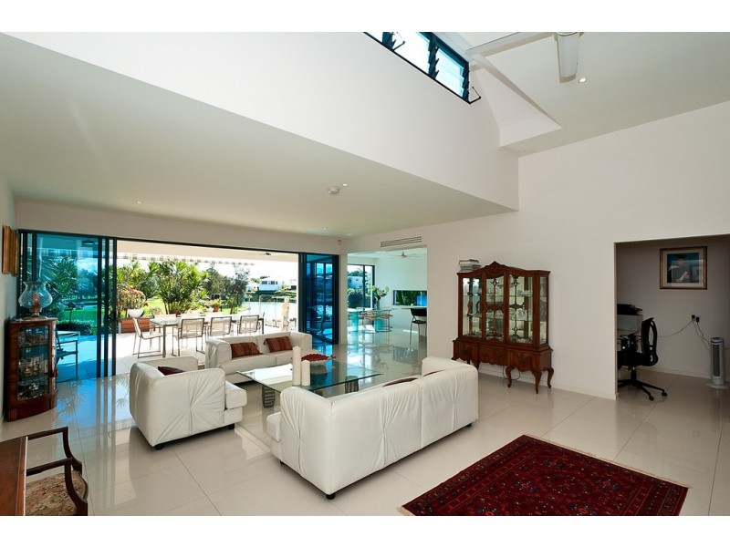 1022 Lakeview Terrace, Benowa QLD 4217
