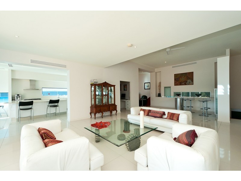1022 Lakeview Terrace, Benowa QLD 4217
